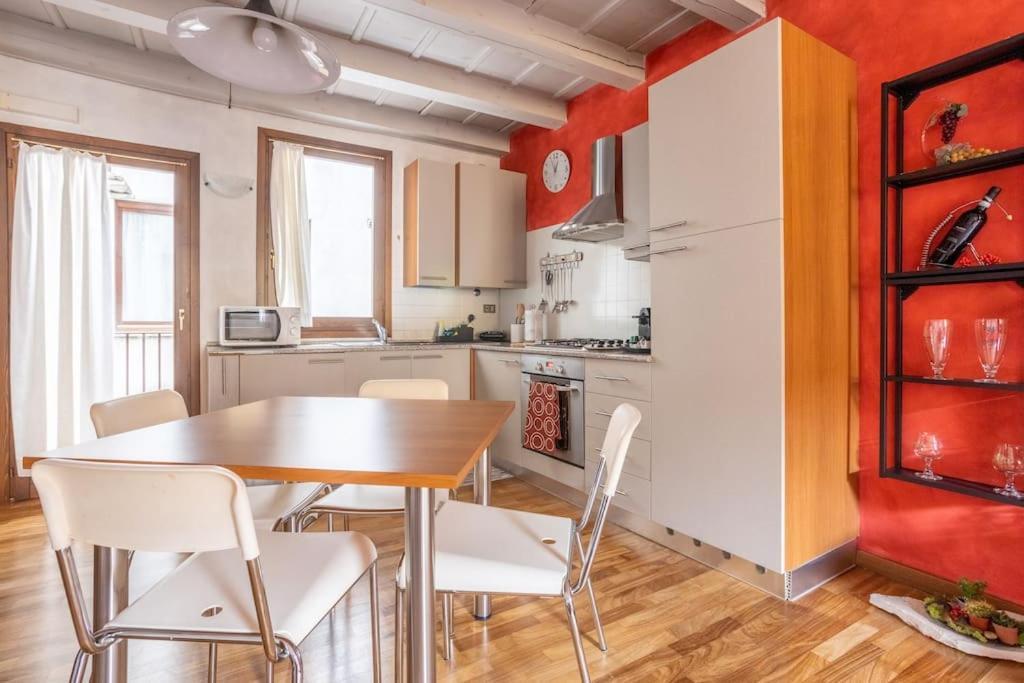 Residence Dei Frutti Pieno Centro - Il Melograno Padova Luaran gambar